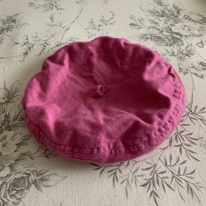 3 for $25 🛍 / Baby Gap Beret in Fuchsia 🌸